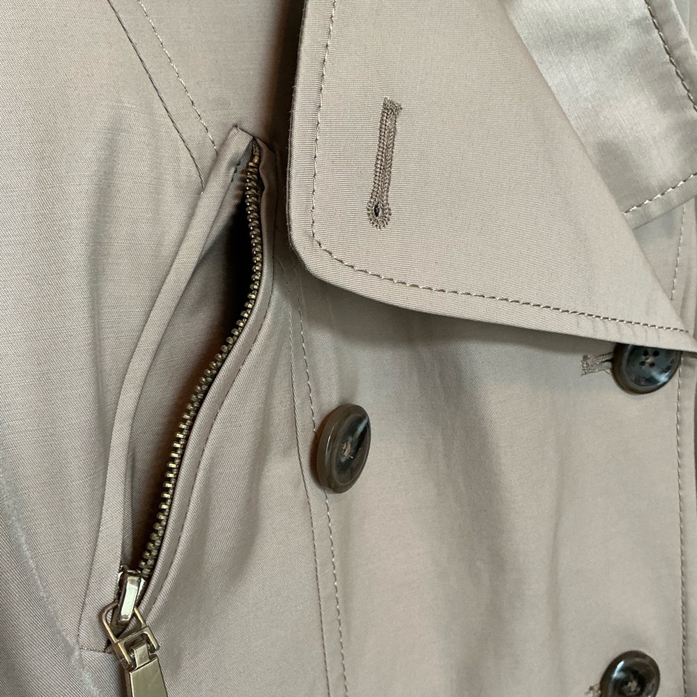 Vince Camuto Tan Khaki Trench Coat with Yellow Trim - Picture 3 of 7